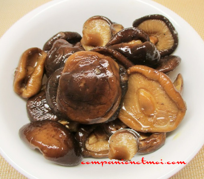 Accompagnement de champignons shiitake à la sauce soja