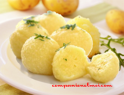 Knödel de pommes de terre ou boulettes autrichiennes