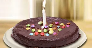 Gâteau de fête au chocolat et smarties
