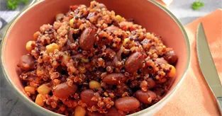 Chili vegan au quinoa et haricots rouges
