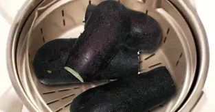 Cuisson des aubergines à la vapeur