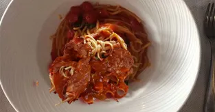 Joue de boeuf à la sauce tomate et spaghetti