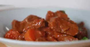 Ragout de boeuf sauce tomate et carottes
