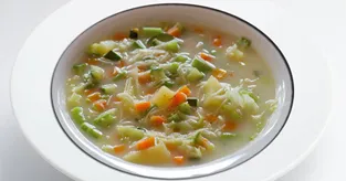 Soupe de légumes aux nouilles